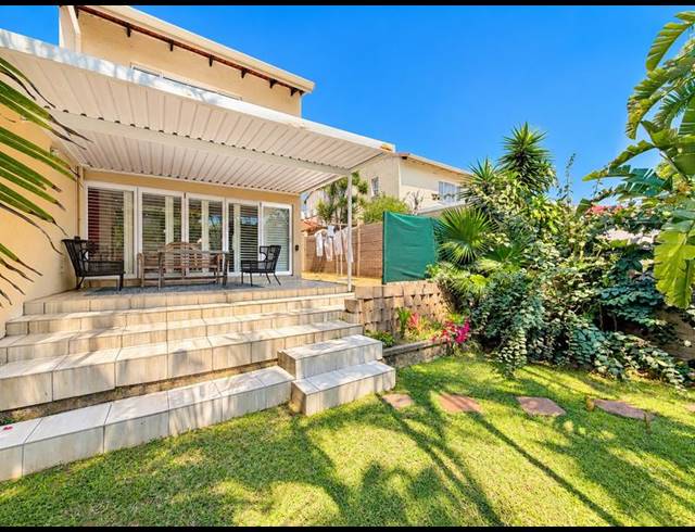 3 BEDROOM TOWNHOUSE FOR SALE IN UMHLANGA CENTRAL